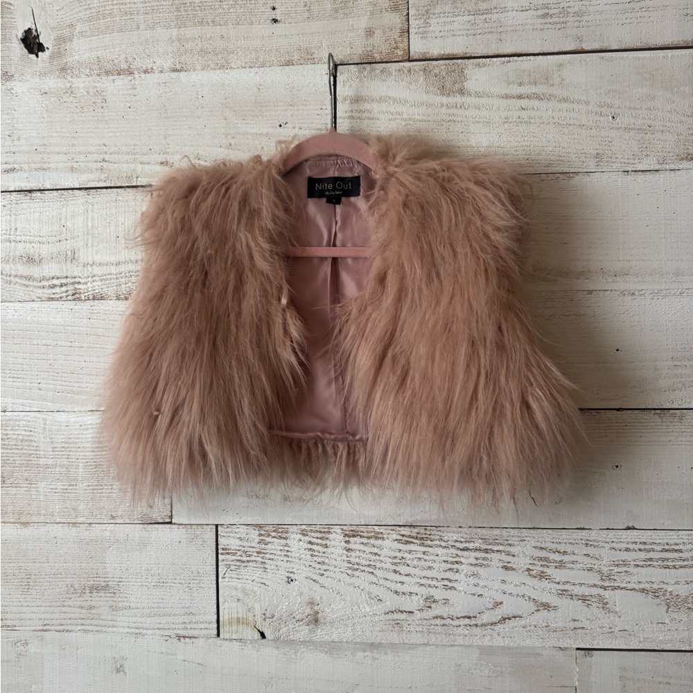 Nite Out Blush Pink Faux Fur Cropped Vest